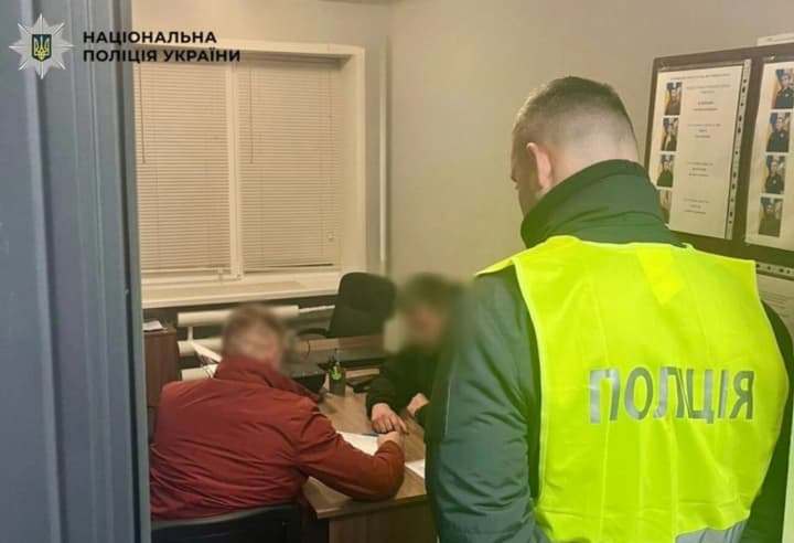 in-kyiv-a-man-was-held-accountable-for-beating-a-dog-in-natalka-park