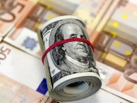 Межбанк открылся на уровне 24,82/24,98 грн за доллар