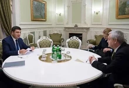 В.Гройсман - Я.Пєкло: наше спільне завдання - поглибити співпрацю, реалізувати усі потенційні можливості