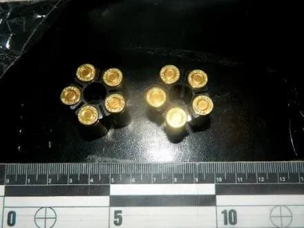 Столичные правоохранители обнаружили у мужчины патроны и наркотики