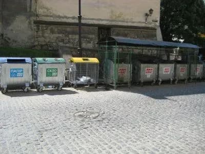 Мусорных баков почти на миллион гривен закупят для Ровно