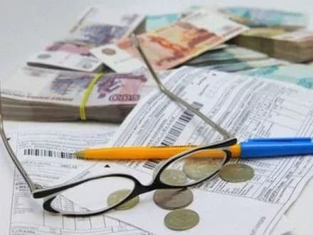 Гаряча вода та опалення в Україні за місяць подорожчали на 42,7%