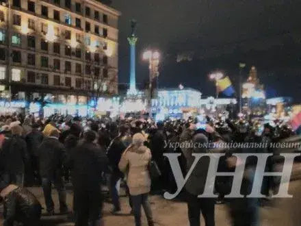 Поліція: близько 400 осіб зібралися на віче на Майдані Незалежності