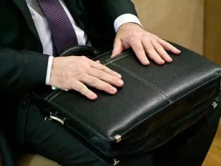 Назначение некомпетентных людей на руководящие должности несет угрозу нацбезопасности страны - В.Землянский