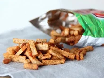 Диетолог: частое употребление снеков молодежью подобно бомбе замедленного действия