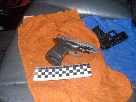 У Києві поліцейські затримали озброєних іноземців