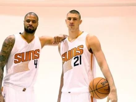 О.Лень допоміг "Фініксу" перемогти БК "Атланта Хокс"