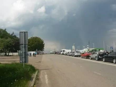 На границе с Польшей в очередях застряли более тысячи автомобилей