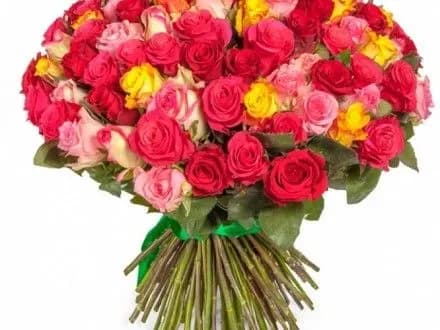 Податківці викрили незаконну реалізацію імпортних квітів у Дніпрі