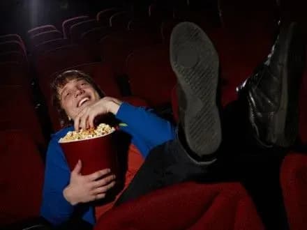 Російський режисер виступив проти продажу покорну на його фільмах