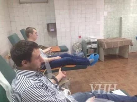 Военные в Мариуполе сдали кровь для гражданских и бойцов АТО