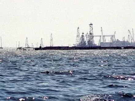 В Азербайджані через падіння у море естакади зникли безвісти 10 осіб