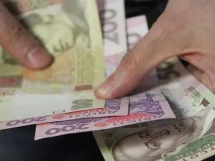 Посадовця міграційної служби в Києві судитимуть за хабарництво