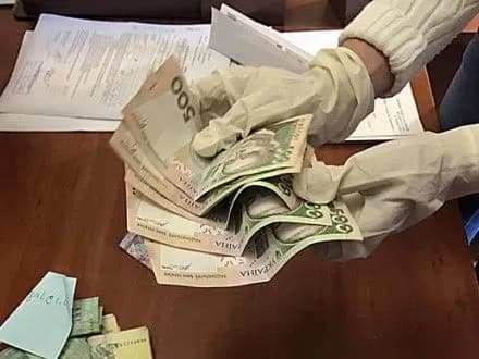 Групу хабарників з науково-дослідного інституту затримали у Львові