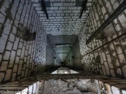 Чоловік провалився в шахту ліфта у Вінниці