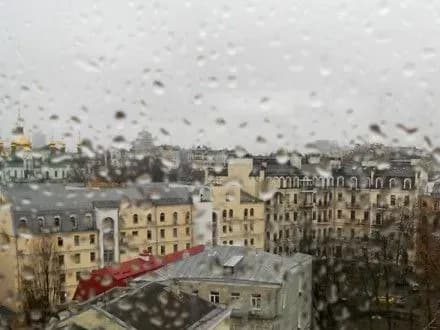Сьогодні в Києві очікується невеликий мокрий сніг