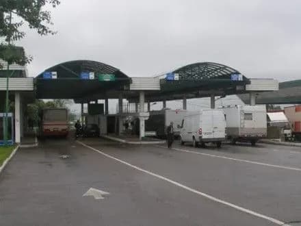 На границе с Польшей в очередях застряли почти 1,3 тыс. автомобилей