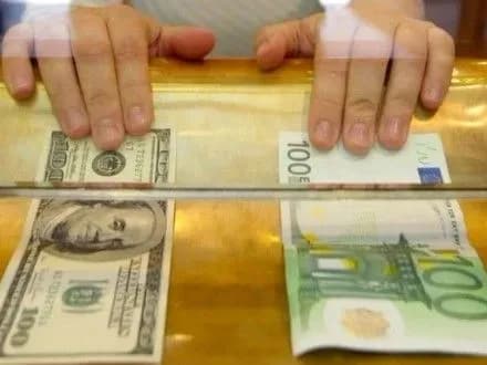 Официальный курс гривны установлен на уровне 27,19 грн/долл.