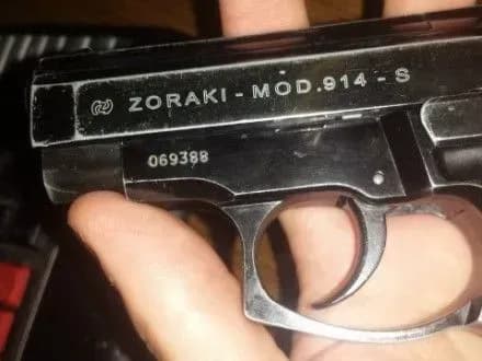 На Хмельниччині дворічна дитина вистрілила собі в голову з травматичної зброї