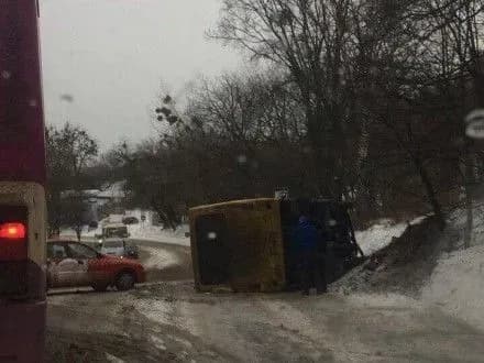 Маршрутка перекинулась у Львові