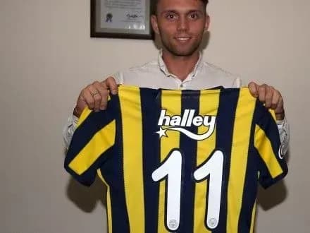 "Фенербахче" оголосив про трансфер О.Караваєва