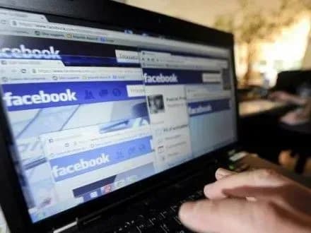 Берлин будет бороться с комментариями, которые разжигают ненависть