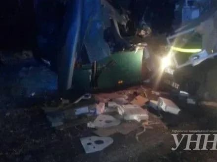 Стали відомі подробиці зіткнення автобуса з туристами із фурою на Львівщині