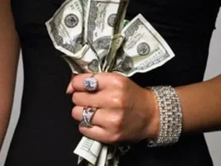 Шахрайці, яка вдавала переселенку, оголосили підозру на Волині