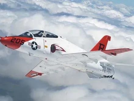 Самолет палубного базирования потерпел крушение на военной базе в Миссисипи