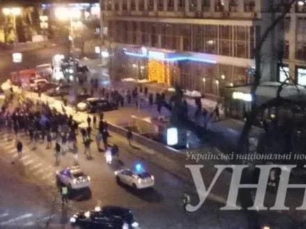 У Києві на вулиці Грушевського сталась сутичка між активістами та правоохоронцями