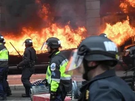 Учасники "Маршу жінок" виступлять проти Д.Трампа