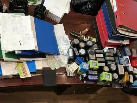 СБУ викрила використання перевізниками Закарпаття підроблених митних документів