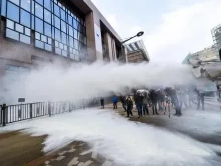 У Єврокомісії заявили, що молочний протест у Брюсселі "важко зрозуміти"