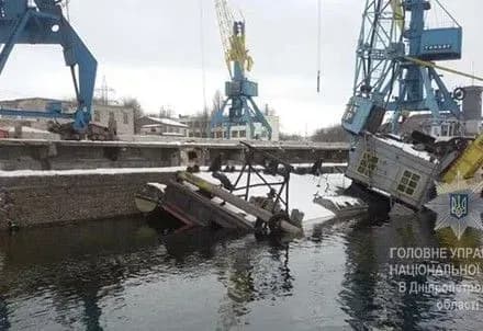 За фактом витоку мазуту у р.Дніпро в Кам’янському розпочали кримінальні провадження