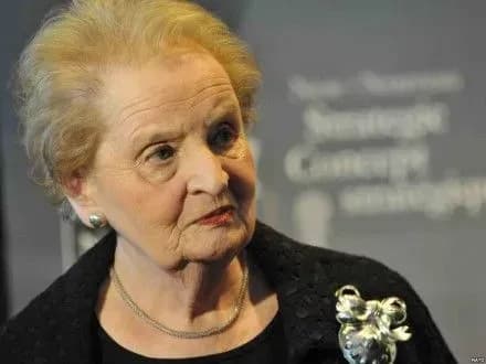 Экс-госсекретарь США заявила о готовности принять ислам в ответ на действия Д.Трампа