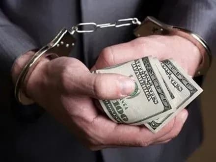 На взятке задержали инспектора строительного надзора в Тернополе