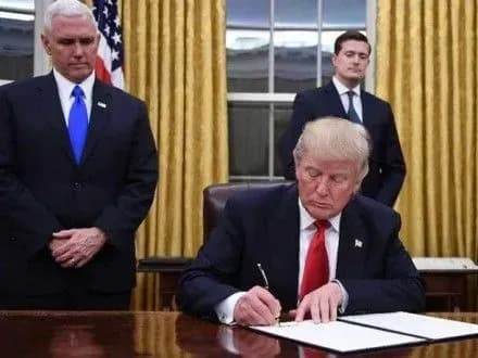 Провідні технологічні компанії обговорять заборону Д.Трампа на імміграцію