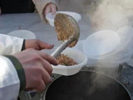 Військові розгорнуть чотири польові кухні і палатки для обігріву для жителів Авдіївки