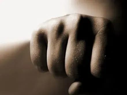 Прокуратура открыла производство в отношении полицейских, которые из-за видеозаписи избили мужчину