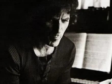 На 84-му році життя помер американський композитор і музикант Девід Аксельрод