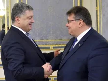 П.Порошенко поблагодарил за поддержку Литвы о предоставлении Украине безвиза с ЕС