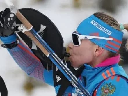Російську біатлоністку відсторонили від змагань