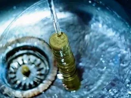 Киевляне задолжали за отопление и горячую воду больше 2,1 млн грн