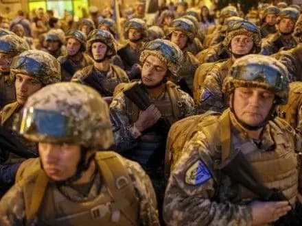 А.Парубій: сили спецоперацій на початку агресії проти України змогли б зупинити її набагато швидше