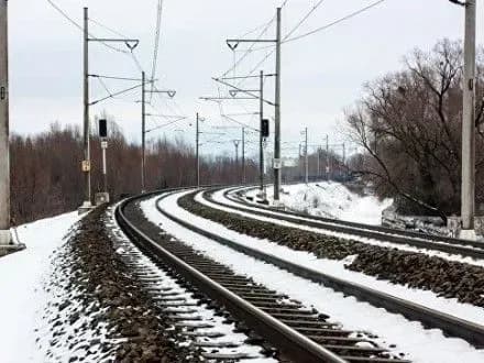 Чоловік стрибнув під поїзд у Хмельницькому