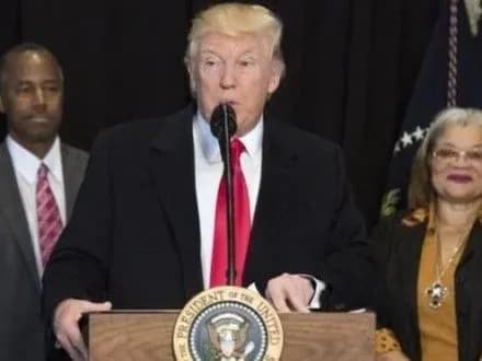 Д.Трамп назвав жахливими загрози єврейським центрам у США