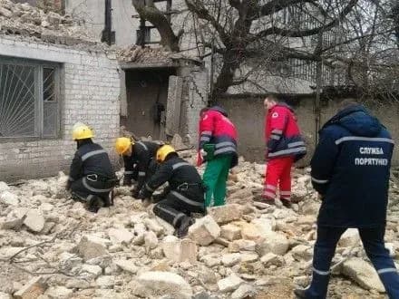 Рятувальники на Херсонщині діставали загиблого з-під уламків обваленої стіни