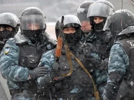 Суд продолжил рассмотрение дела в отношении экс-беркутовцев