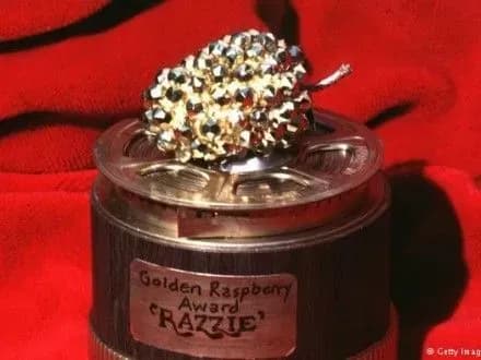 "Золотую малину" вручили фильму, который критикует Х.Клинтон