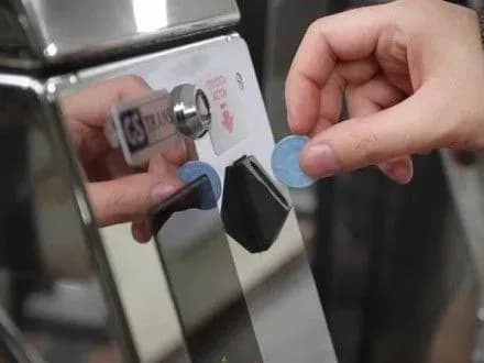 Невдовзі у касах столичного метрополітену припинять продавати жетони